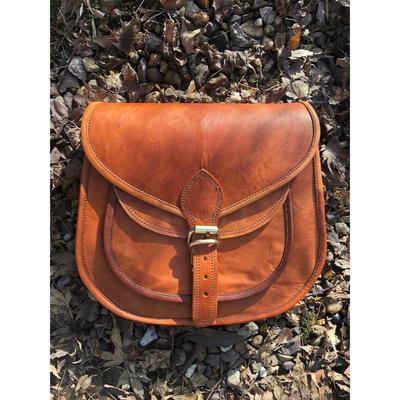 Sac de selle en cuir moyen, sac de selle rétro, selle marron 11x9, retour au sac de selle traditionnel des années 70. Tout le monde a besoin d'une selle pour aimer