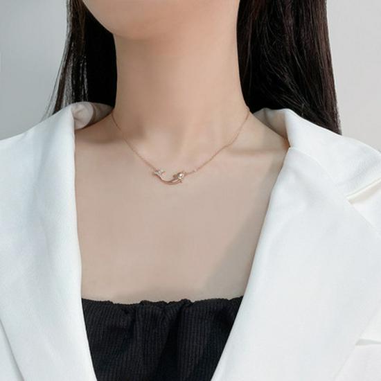 Silver Plated 925 Dolphin Love Necklace for Women - Korean Style Clavicle Chain with Simple Versatile Pendant