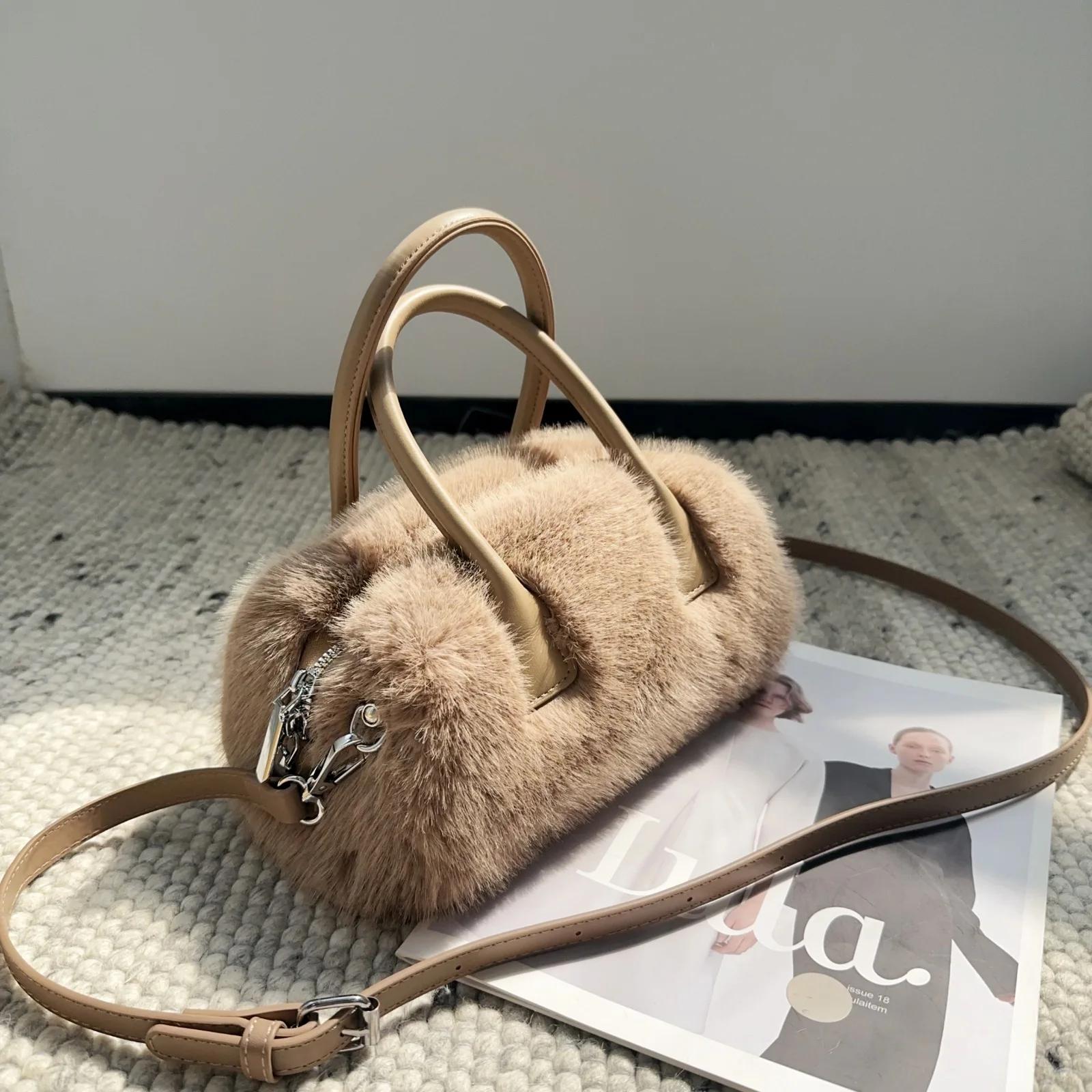 

2025 Winter New Plush Fluffy Handbags Fashion Soft Faux Fur Pink White Tote Shoulder Bag For Women Wedding Party Handbags Bolsas