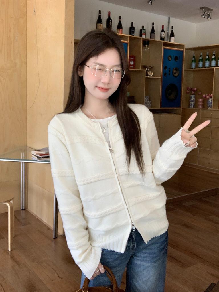 White Lazy Zipper Cardigan Jacket Women's Autumn and Winter Wear Top Loose Design Knitted Sweater