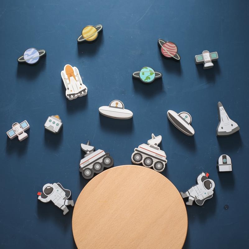 Children's Balance Ability Montessori Toy Wooden Astronaut Button Beaded Blocks Stacking Game Kids Educational Toy Gift with Box
