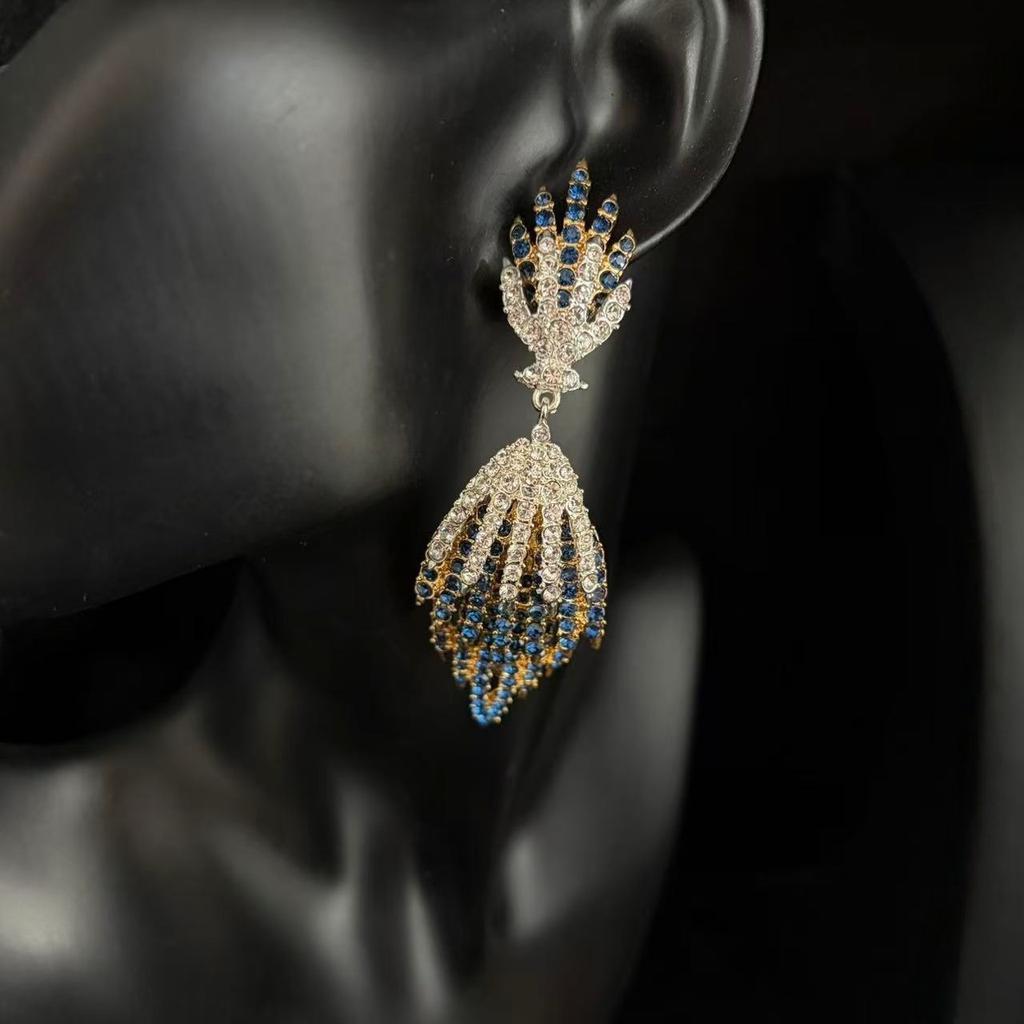 Hot-Selling Fashion Light Luxury Earrings, Multi-Color Diamond Leaf Earrings, Elegant Design Banquet Earrings