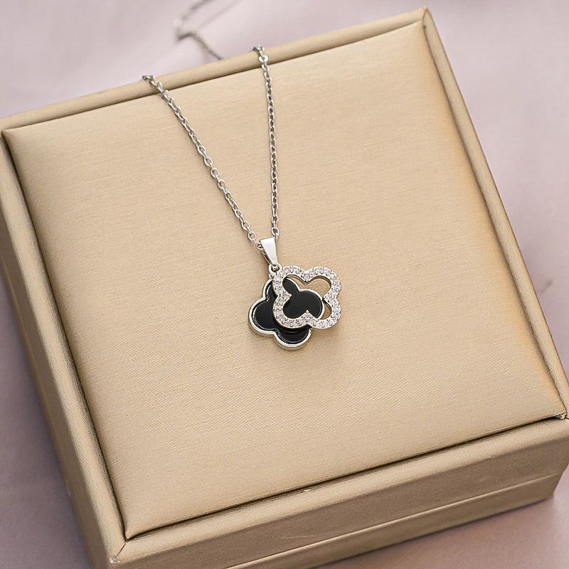 Four Leaf Clover Titanium Steel Necklace Fashionable, Simple and Versatile Collarbone Chain