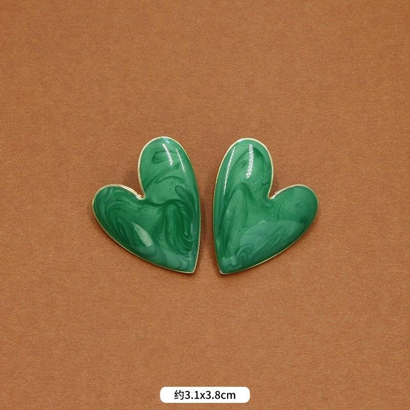 Autumn and winter niche French retro court enamel stud earrings femininity fashionable personality exaggerated Hong Kong style small fragrant ear