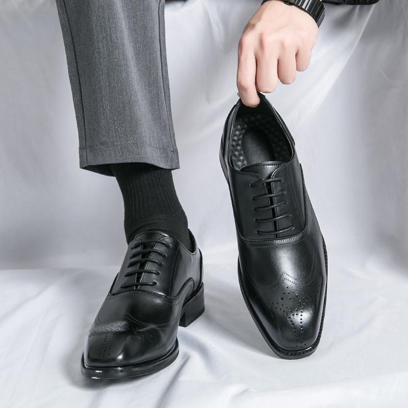 Men's British-Style Pointed Toe Leather Derby Shoes - Casual and Formal for Weddings and Business.