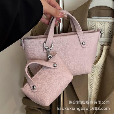2025 New Summer Small Bag Women's Versatile Shoulder Messenger Bag Popular This Year Korean Version Portable Tote Bag