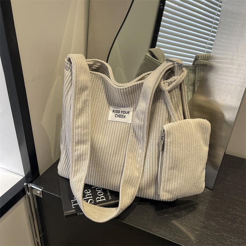 

Вельветовая сумка женская большой вместимости новая весенне-летняя на плечо сумка-мессенджер универсальная сумка-тоут для поездок на работу бежевый