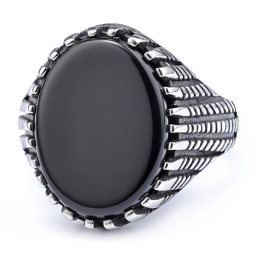 A Retro, Simple and Trendy Men's Ring with Stone Snake Patterns