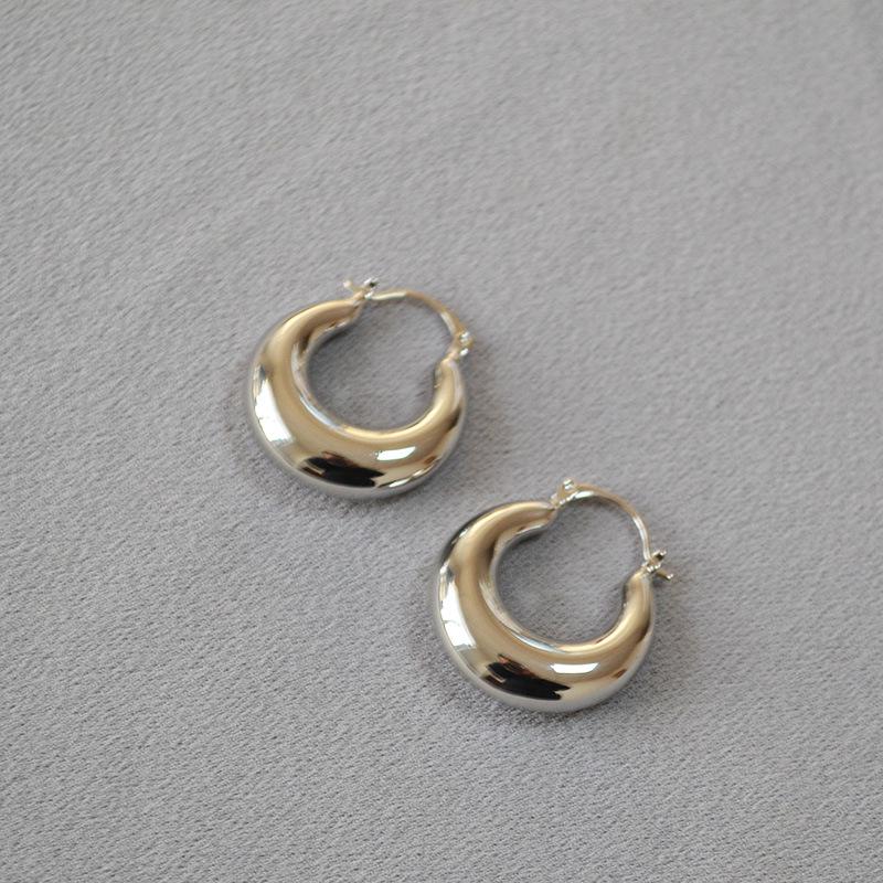 European & American Trendy Glossy Gold-Plated Brass Crescent Earrings