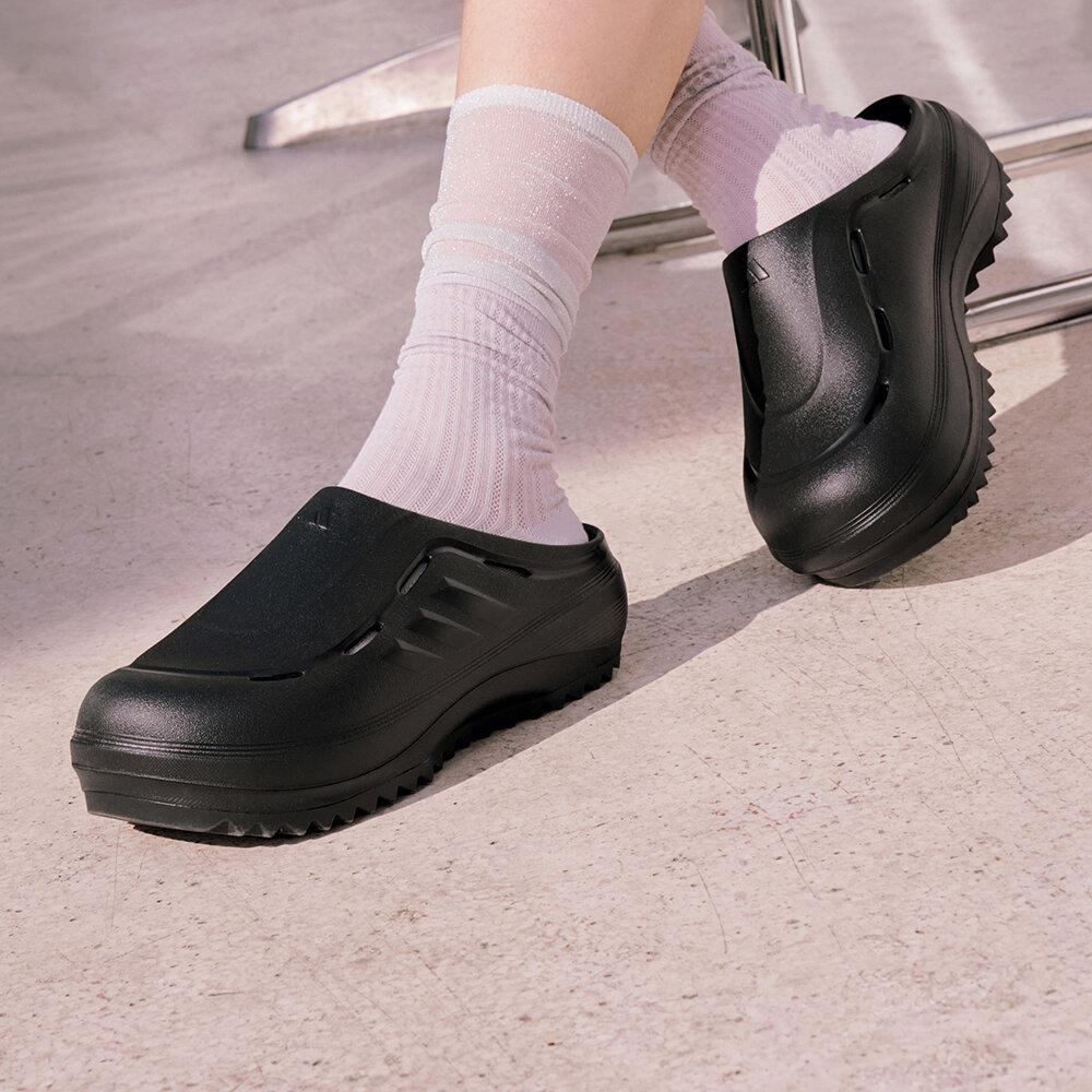 Adidas OZWAVE CLOG Closed Toe Slippers Unisex Black 38