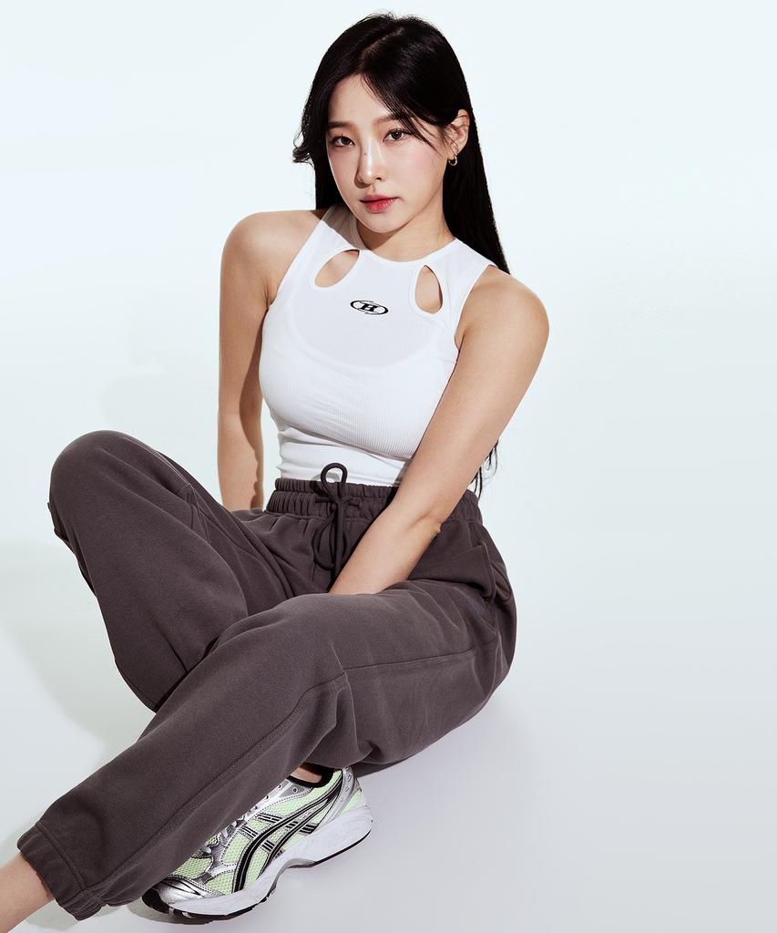 BORN TO WIN Cut-Out Tank Top [Ivory]