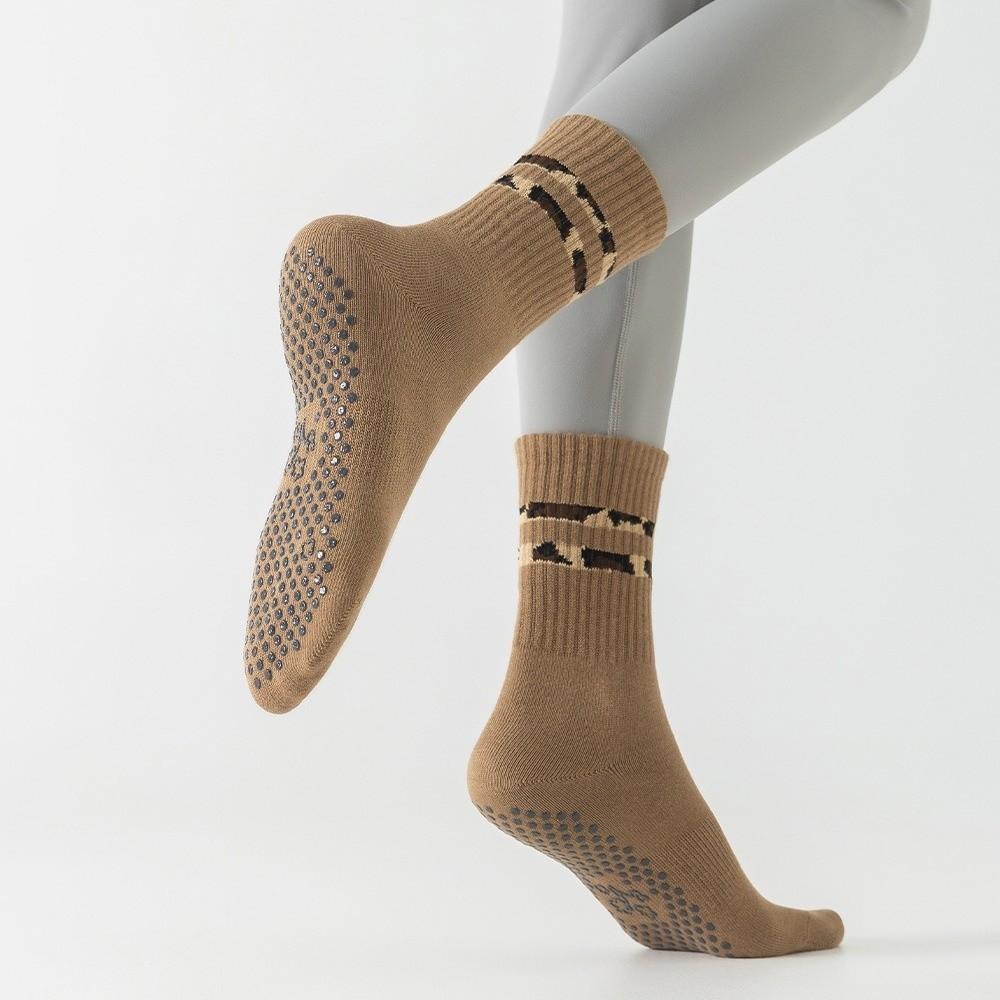 Breathable Pilates Socks for Women Cotton Mid Tube Socks Floor Socks  for Fitness Exercise