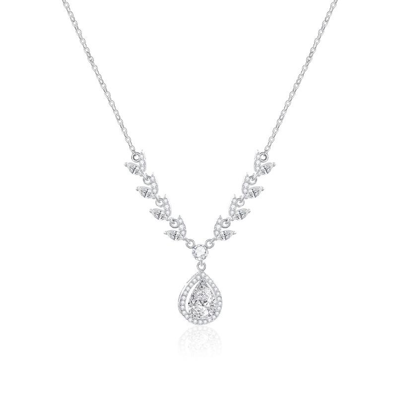 

Shimmering Pearl Copper Alloy Luxury Clavicle Chain Choker with Water Drop Zircon Pendant Copper Alloy