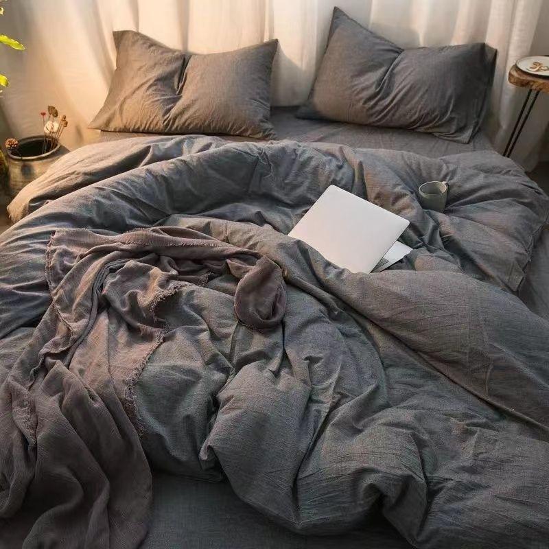 Modrý kostkovaný jahodový medvěd Čtyřdílný povlak na přikrývku Prostěradlo pro ubytovnu Třídílné povlečení