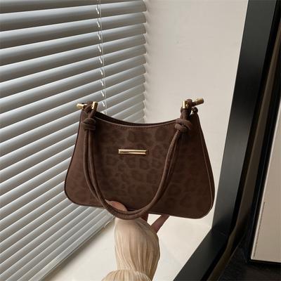 High Value Underarm Bag Women's Autumn New Temperament Light Luxury Retro Fashion Simple Shoulder Bag