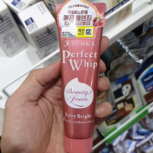 Senka Perfect Whip Berry Bright F Foam 50g