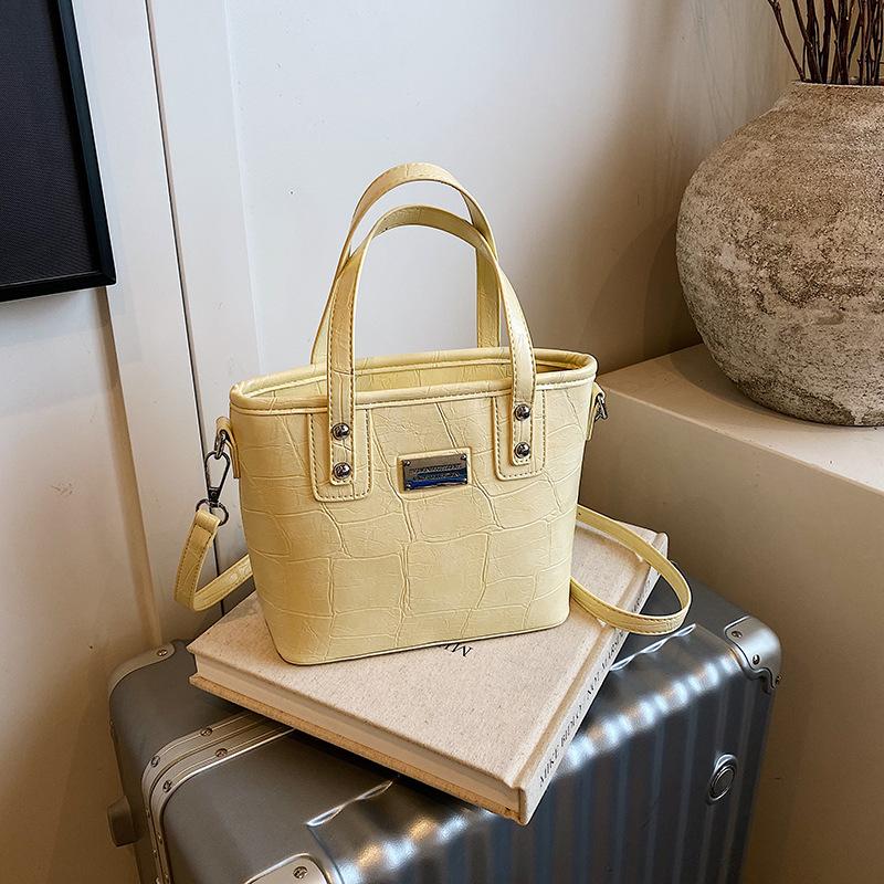 Popular portable bucket bag women's summer new niche shoulder bag to work commuter messenger bag