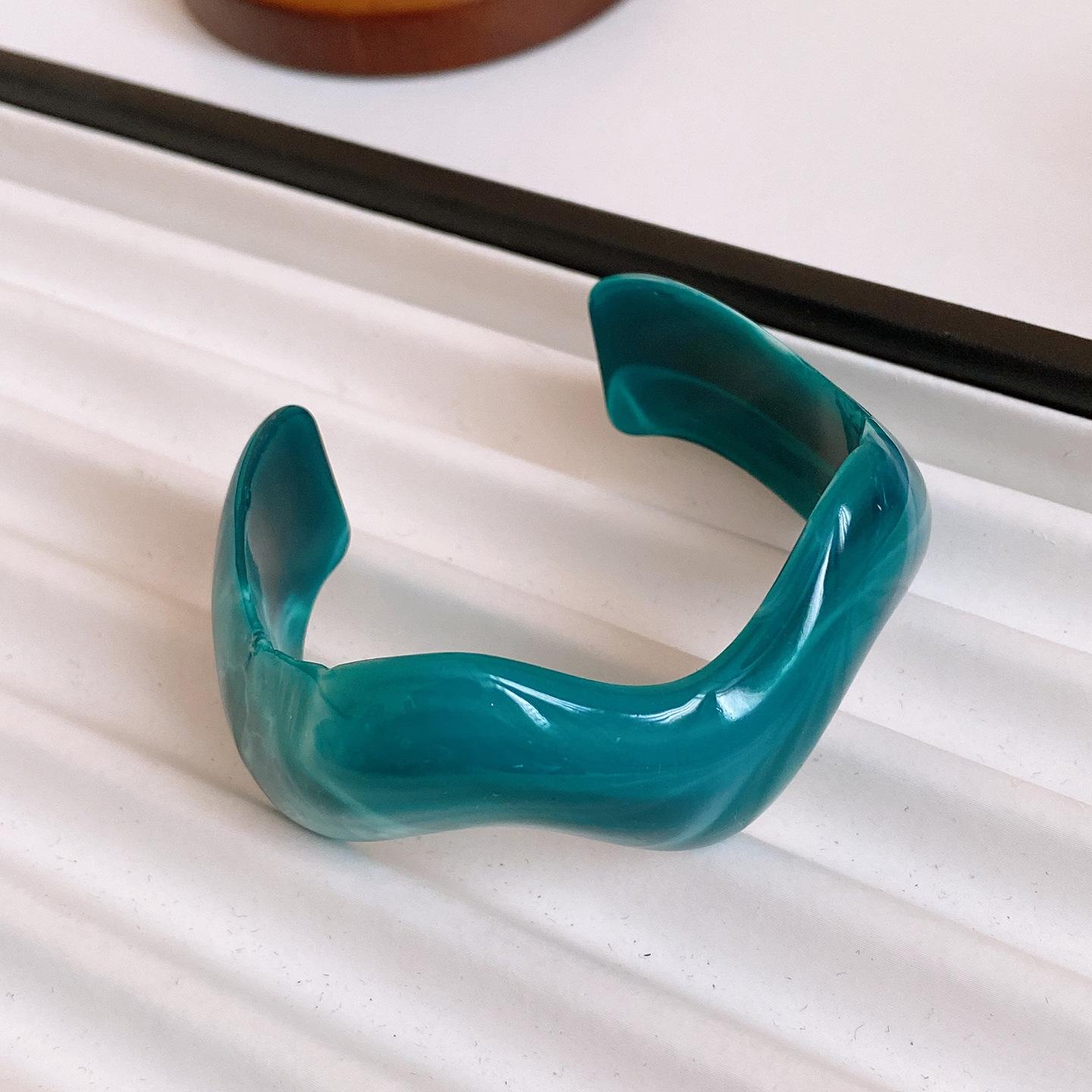 

Дофаминовые браслеты-манжеты из акриловой смолы волнистой формы для женщин, неправильный геометрический браслет, минималистичный браслет