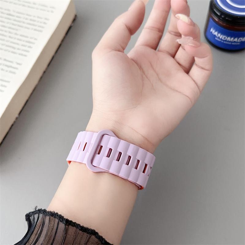 Silicone Loop Magnetic Strap For Apple Watch Band 44mm 40mm 45mm 49mm 41mm 38mm 42mm Bracelet iWatch Series 8 3 5 4 SE 6 7 Ultra