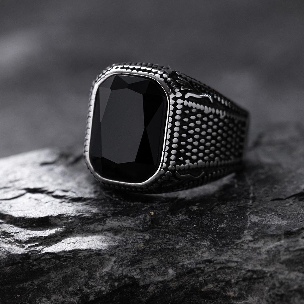 Vintage Stil 316L Edelstahl Herrenring, Quadratisch facettierter synthetischer Faux-Zirkon, Retro-Muster, Einzelring-Schmuck