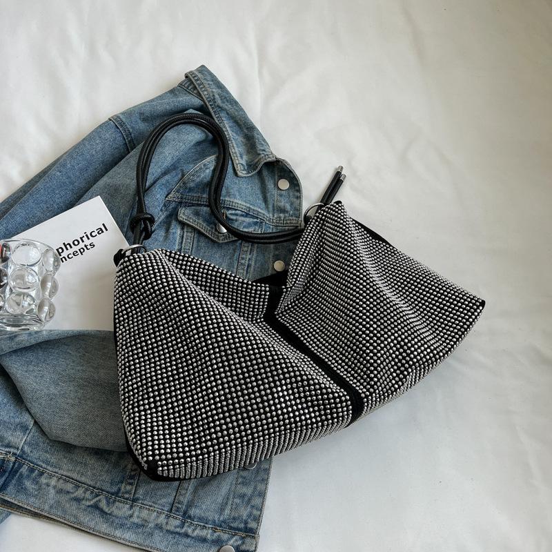 New women's bag, rhinestone tide silver flash diamond, fashionable large capacity diamond-encrusted shoulder hand-held underarm bag, king bag for wome