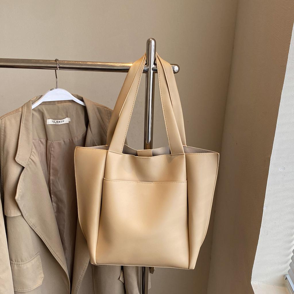 Spring New Tote Bag Fashionable Large-capacity Bucket Bag Simple Women's Commuting Armpit Shoulder Handbag