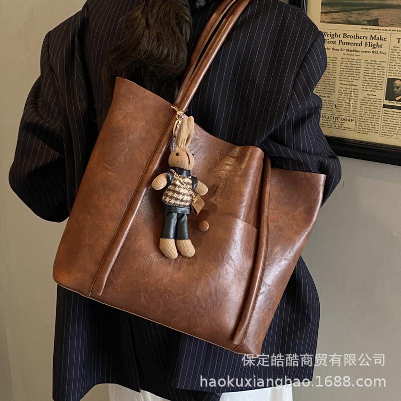 Premium sense retro bag women's autumn and winter 2025 popular texture versatile shoulder bag large capacity tote big bag