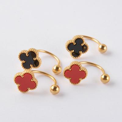 Boucles d'oreilles trèfle à quatre feuilles tempérament simple acier titane barre courbée trèfle à quatre feuilles mode dormir sans enlever les boucles d'oreilles