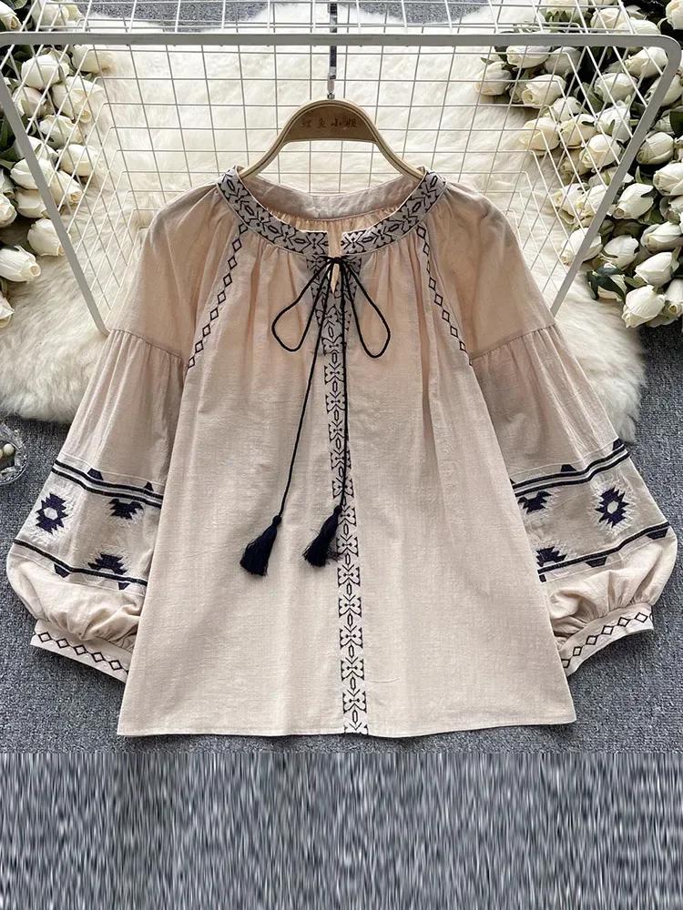 Women's Spring Autumn Retro Ethnic Style Top Embroidered Round Neck Long Sleeve Blouse Loose Shirt Top