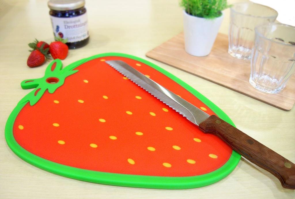 Nankai Tsusho Dexas Cutting Board Strawberry H33 Size Approx. W25.5 0011-036