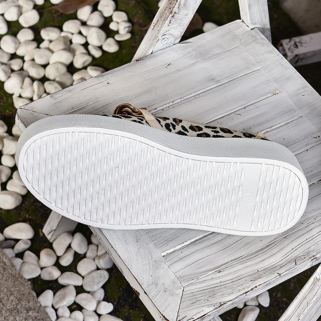 Spring and Autumn European and American large-size color matching lazy round head metal button thick-soled flying-woven women's casual single shoes