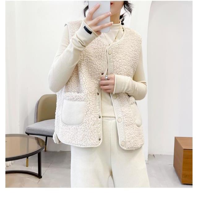 Fashionable Lamb Vest for Women, Short Style Coat  for Spring and Autumn