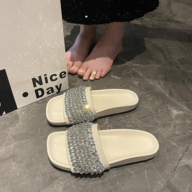 Beautiful and Comfortable Rhinestone Slippers Women's Summer Wear 2025 New Flat-bottomed One-word Sandals Beach Versatile Cool Slippers