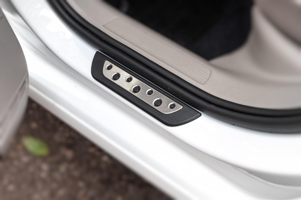 Dørterskelbeskyttelse Flexill Dotline (4 stk, rustfritt stål) for Volkswagen Golf 7/E-Golf