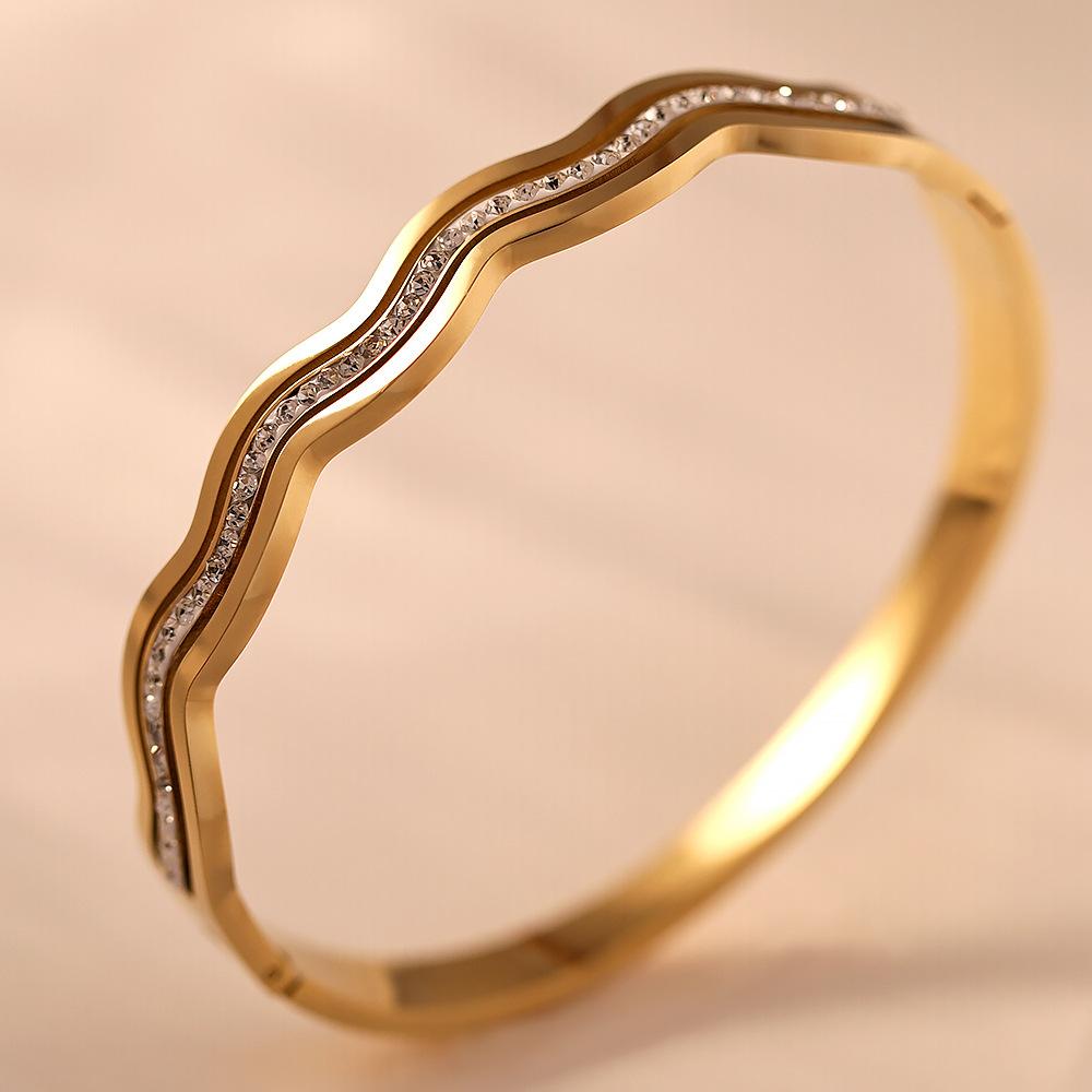 High-end Titanium Steel Women s Jewelry Stone Wave Titanium Steel Bracelet 18CM