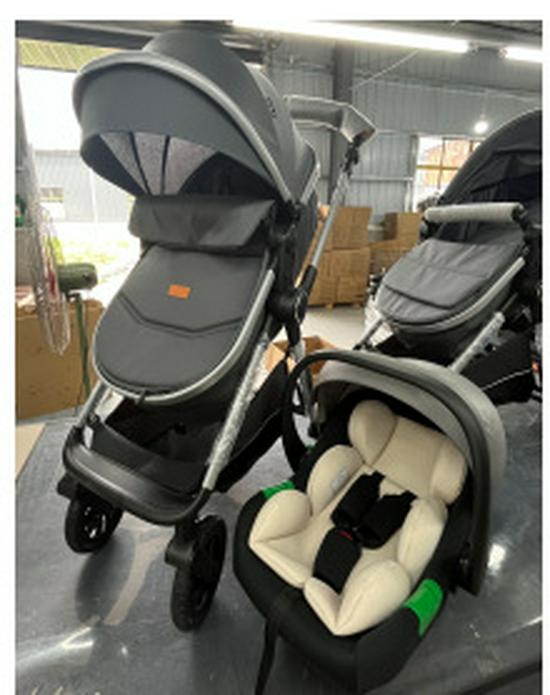 

Детская коляска High-View 3 в 1: Складная, откидывающаяся, двухсторонняя конструкция из алюминиевого сплава с безопасным автокреслом серый