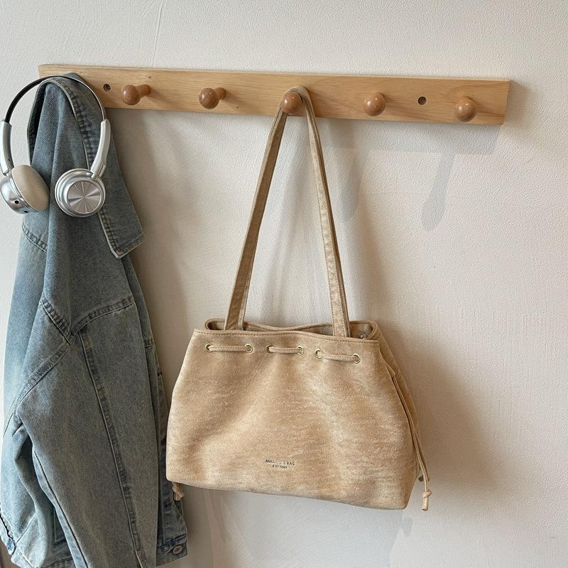 

Замшевая сумка женская новая модная универсальная с высоким чувством ретро сумка через плечо большой вместимости сумка для поездок