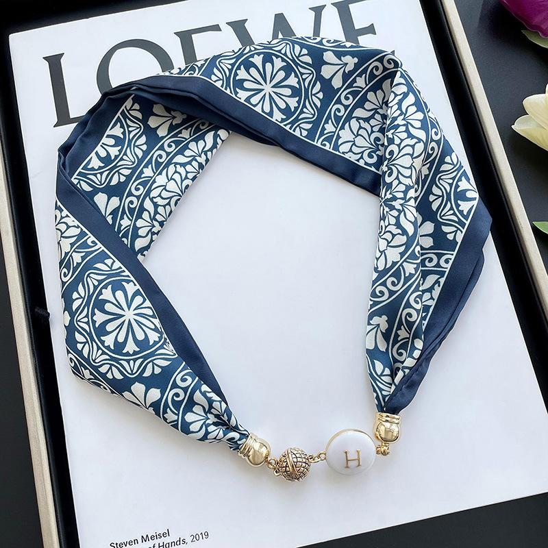 Lazy magnetic buckle silk scarf women's spring and autumn thin neck protection magnetic buckle silk scarf long small collar versatile pearl necklace