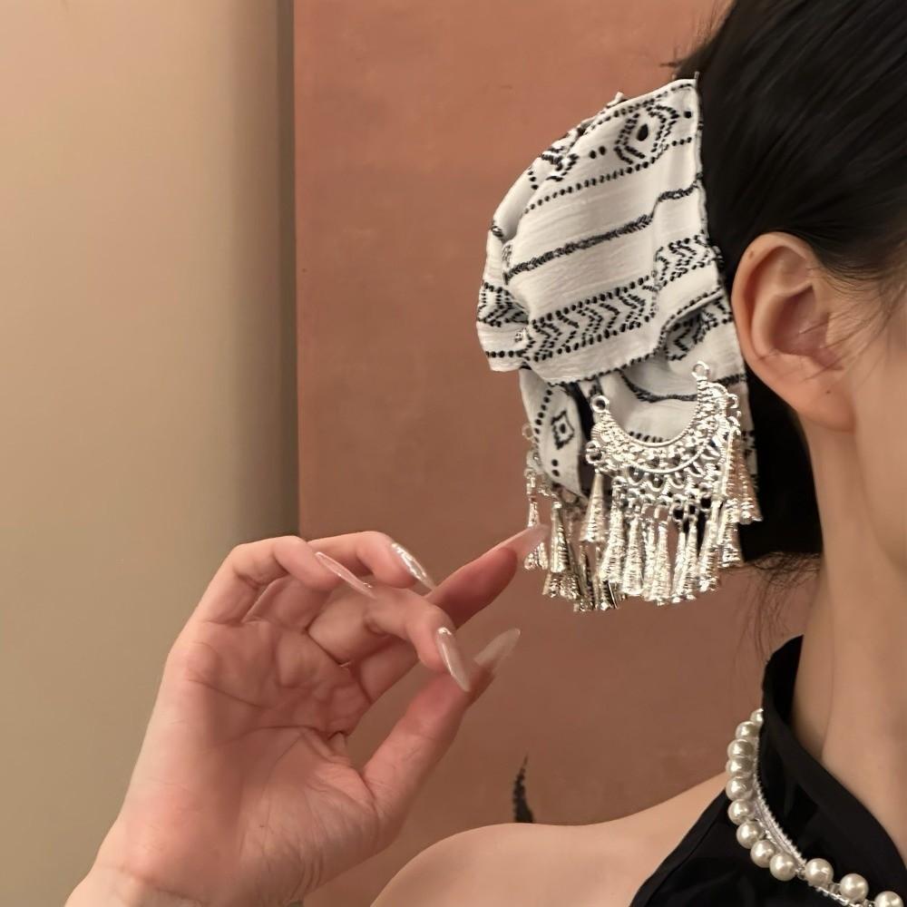 Striped Pattern Triangle Shark Clip Silver Hair Accessory Ethnic Style Hair Claw  Commuting