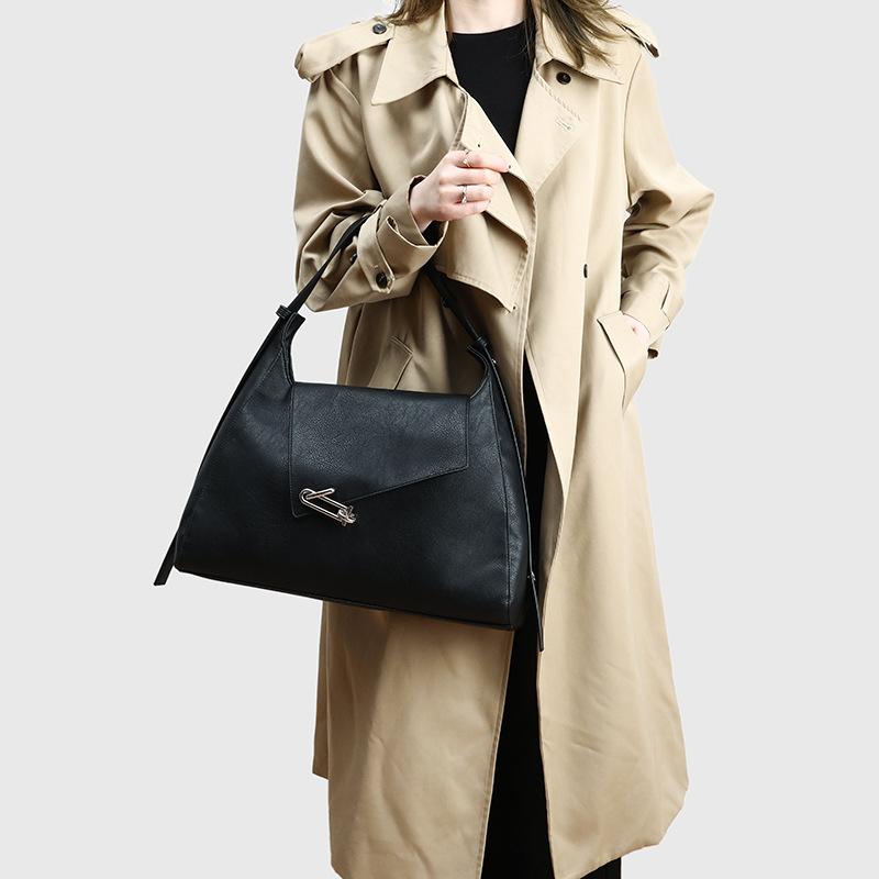 Casual All-lock Hand Bill Shoulder Bag Underarm Bag Large Capacity Women's Bag