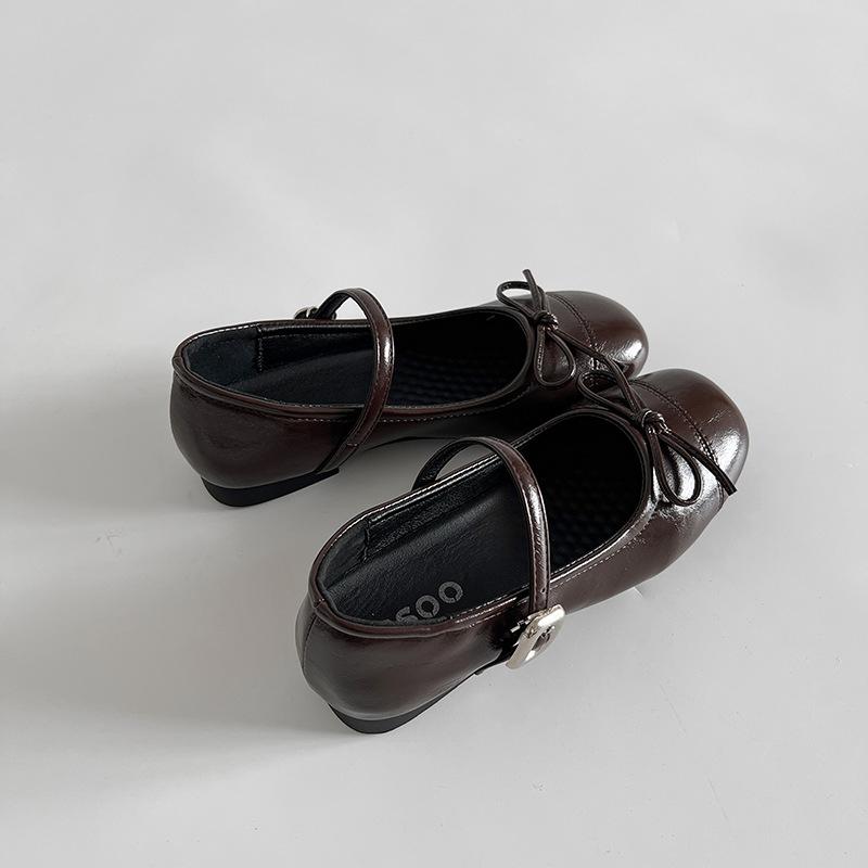 French retro red round head shallow mouth single shoes women's 2025 new summer retro versatile soft-soled Mary Jane shoes