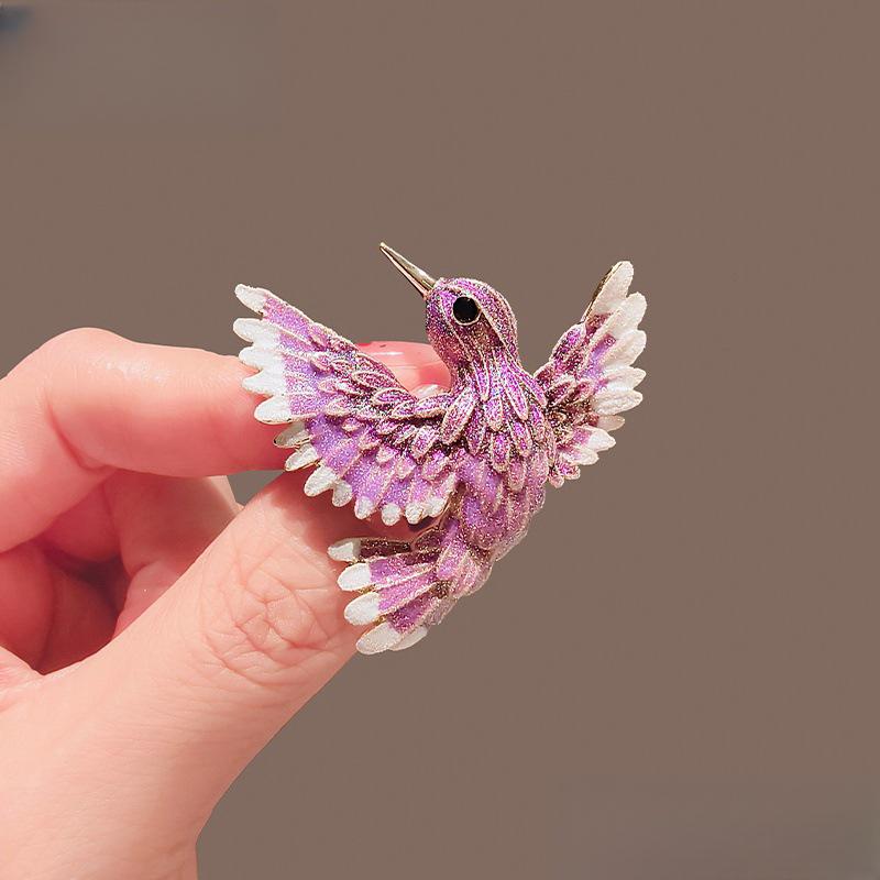 2025 Elegant Deer Brooch with Cat's Eye Rhinestone for Suit or Clothing Accessory