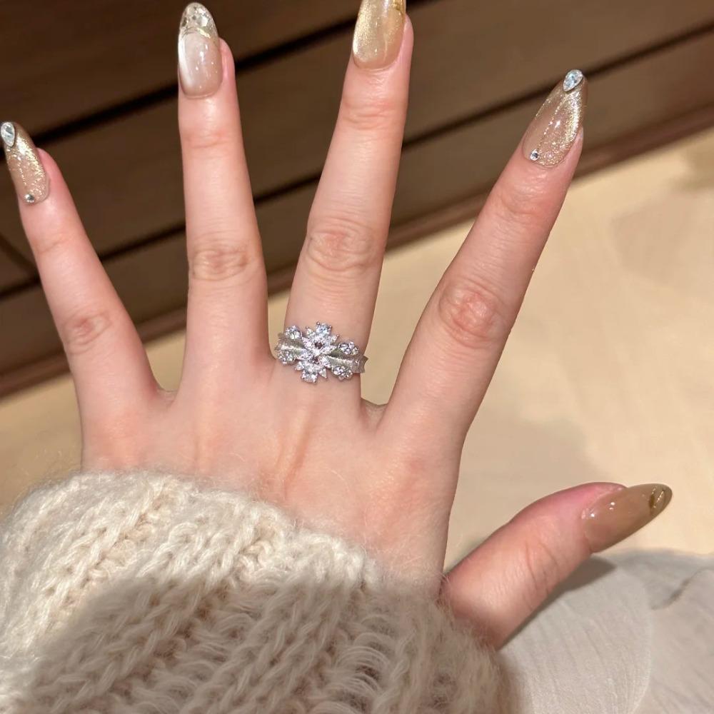 

Women Elegant Lace Star Silk Satin Brushed Ring Bling Bling Super Flashy Unique Design High End Female Fashion Ring adjustable