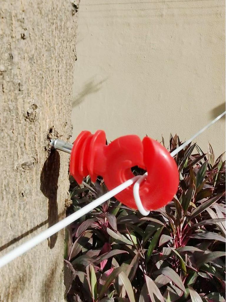 Electric Fence Insulators for Cattle & Wild Boar Prevention - Extended, Thickened Netting with Self-Tapping Rubber Insulating Nails