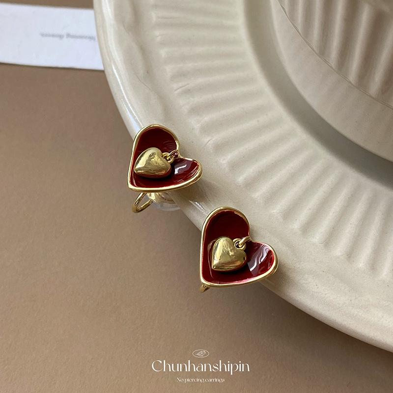 

New French popular love retro premium drop glaze autumn and winter stud earrings fashion temperament ear clips hole-free exquisite earrings