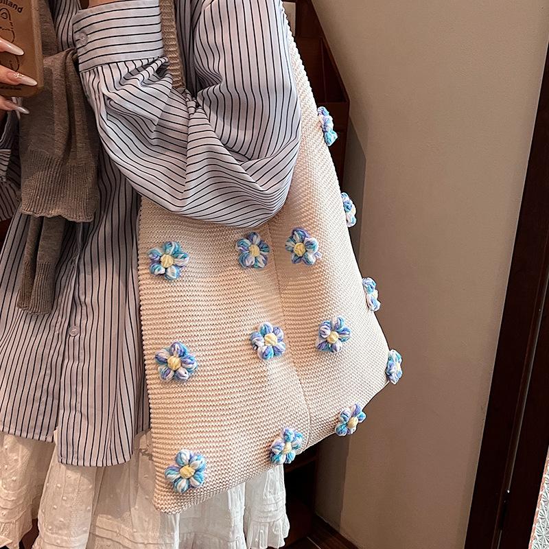 A Single-shoulder Tote Bag with A Laid-back Style Fresh Sweet and Simple Underarm Bag for Women