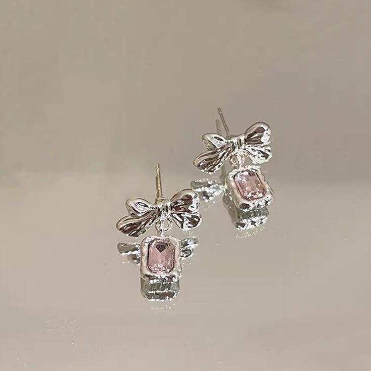 Irregular Zircon Bow Metal Stud Earrings: Retro, Unique, Versatile Jewelry for Women