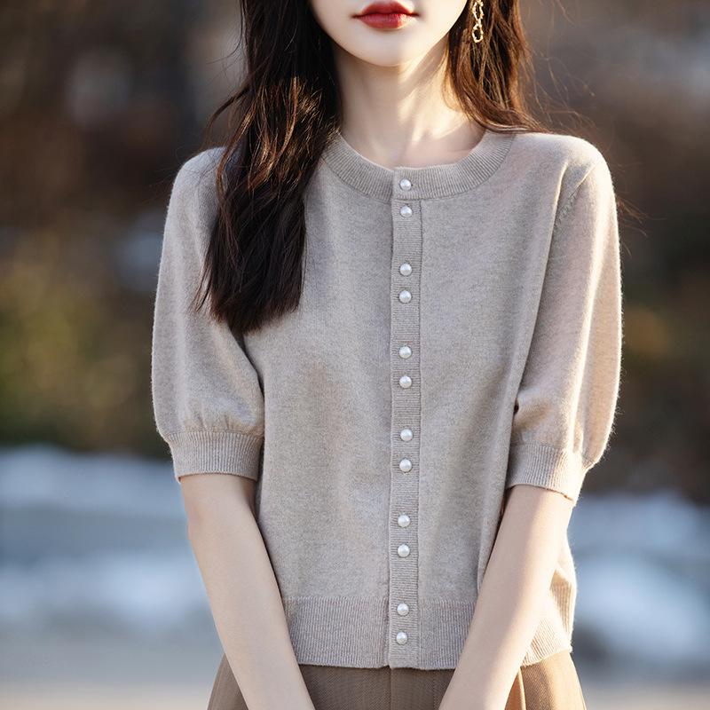 Dámská podzimní vlněná pletená kardiganová vesta s výstřihem do V a zapínáním na knoflíky