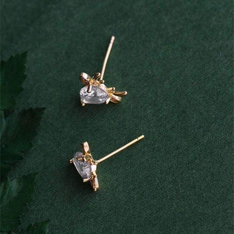 European and American exquisite antlers, love stud earrings, zircon-inlaid cute lady jewelry, Christmas holiday models