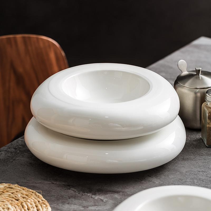 High-end hotel restaurant ceramic insulation plate white irregular position on the western food cold dish plate.
